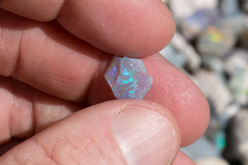 1.6 kilos of rough opal - Image 3