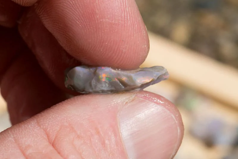 1.6 kilos of rough opal - Image 5