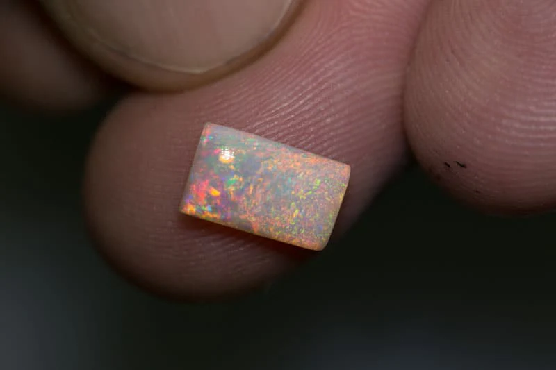 1.63 ct white opal 10x6x3mm - Image 3