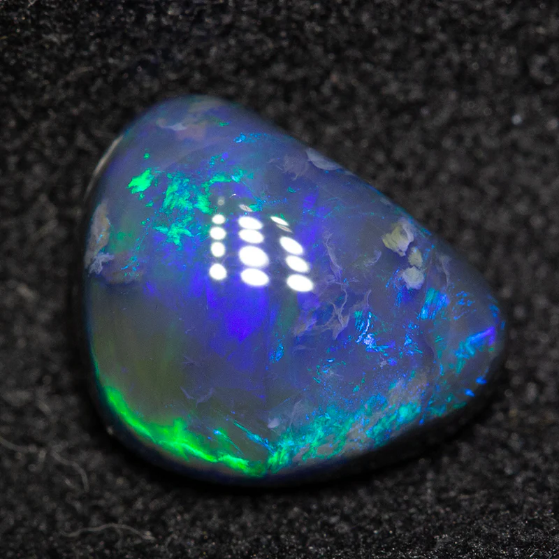 1.64 ct black opal 8.9x6.9x4.1mm - Image 2