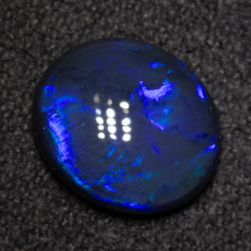 1.66 ct black opal 9.7x8.3x3.3mm - Image 2