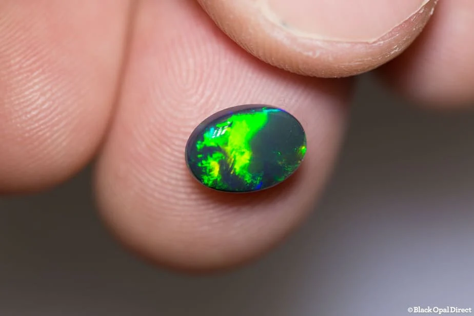 1.68 ct black opal 9.5x6.5x4mm - Image 2