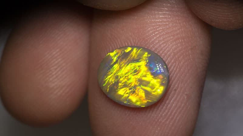 1.69 ct dark opal 11.5x9x2mm - Image 2