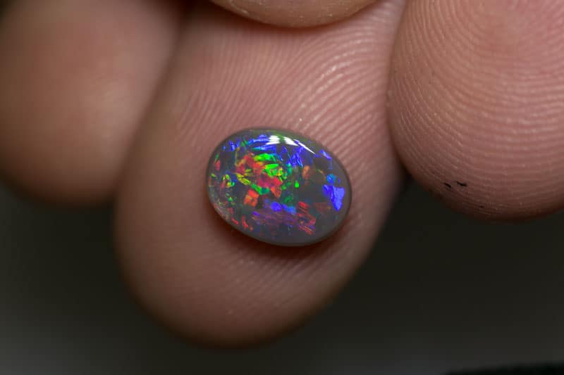 1.72 ct black opal 9.5x7x3mm - Image 5