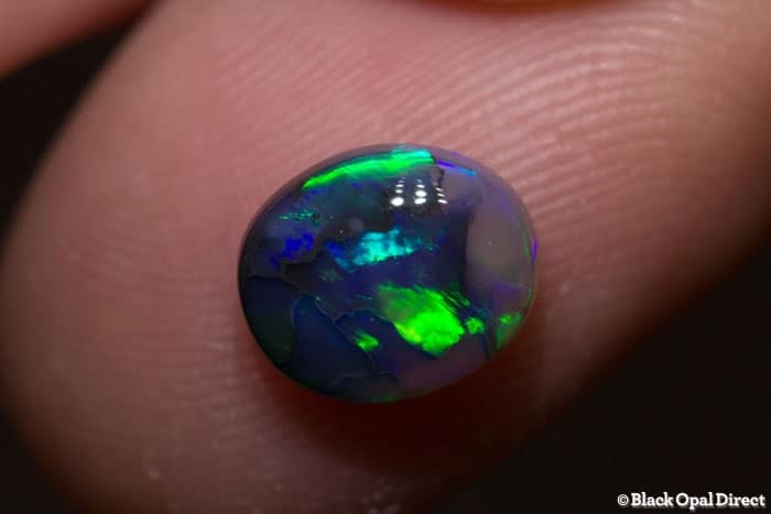 1.72 ct semi black opal 9x8x4mm - Image 2