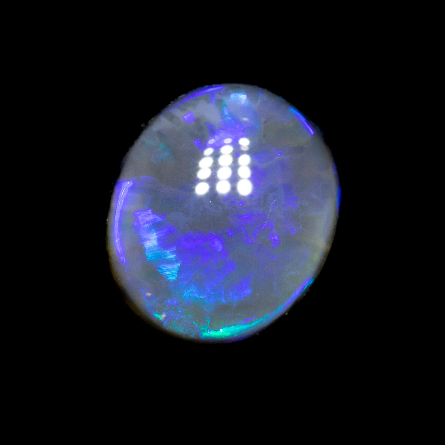 1.73 ct black opal 8x6.8x4.6mm - Image 2