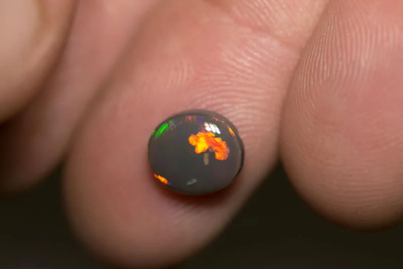 1.74 ct black opal 9x8x4mm - Image 3