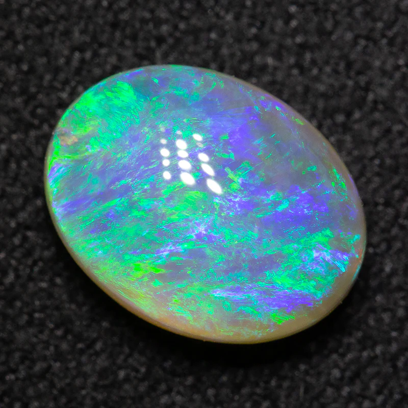 1.81 ct crystal opal 9.3x7.1x4.4mm - Image 2