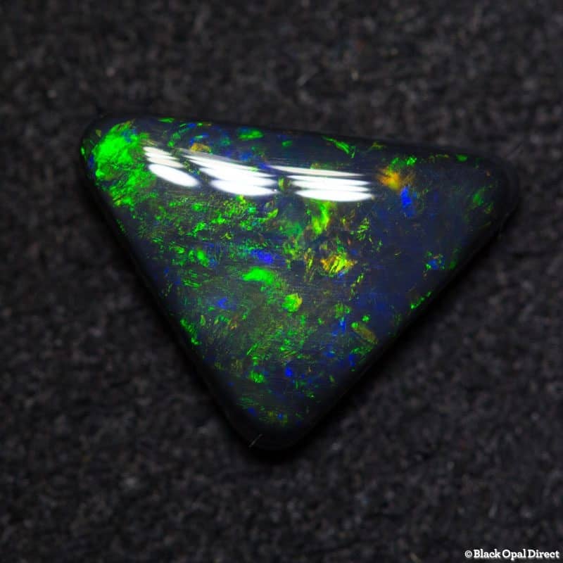 1.82 ct black opal triangle 10x9x3mm - Image 3