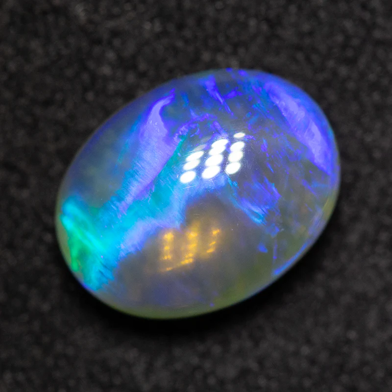1.86 ct crystal opal 9.3x7.1x4.5mm - Image 2