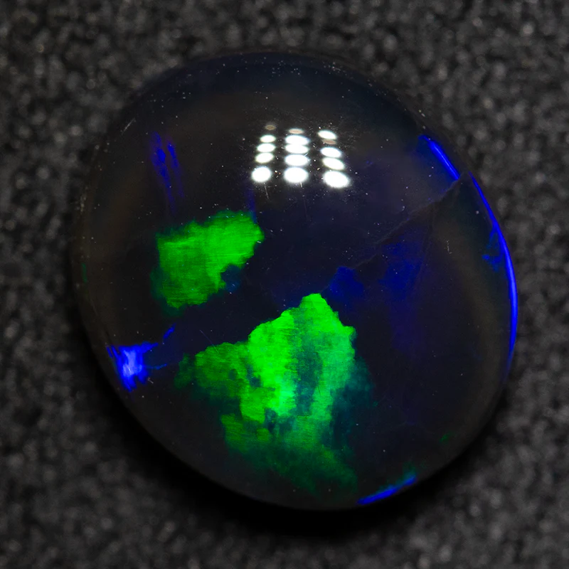 1.87 ct black opal 9x7.9x4.1mm - Image 3
