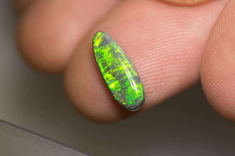1.89 ct dark opal 13x5x3.5mm - Image 2