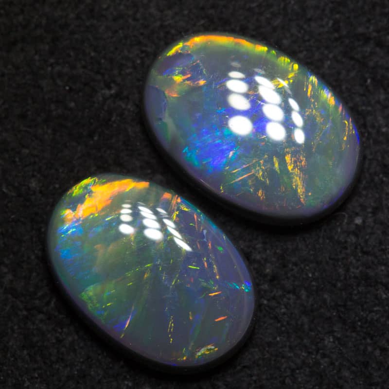 1.95 ct black opal pair 8.6x6.1x2.5mm - Image 3
