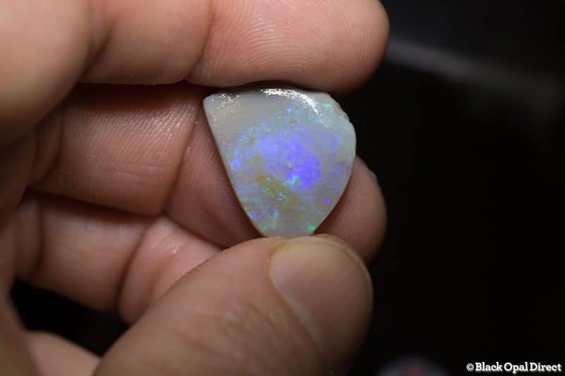101 ct rough and rubbed opal parcel for intermediate opal cutters - Image 5