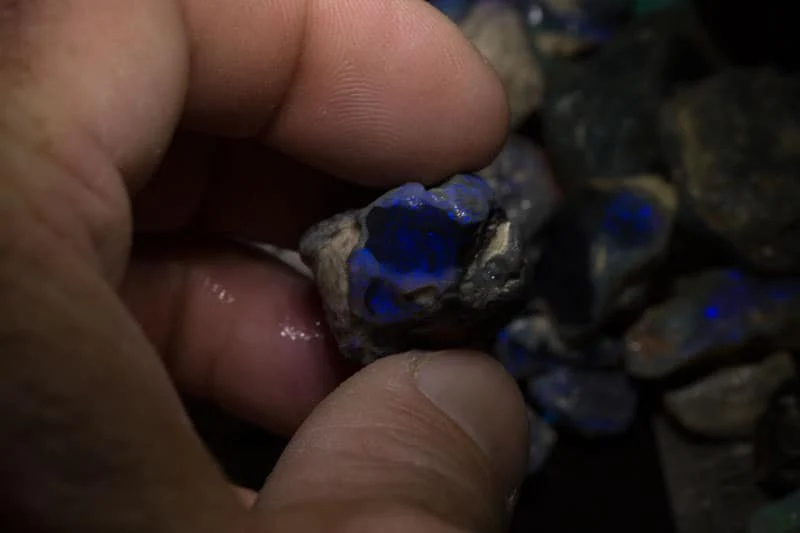1010 ct rough opal parcel - Image 11