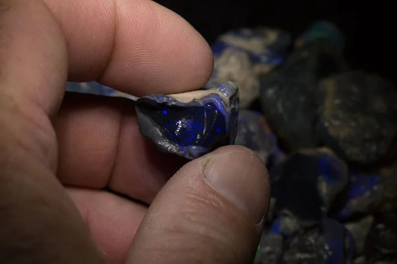 1010 ct rough opal parcel - Image 2