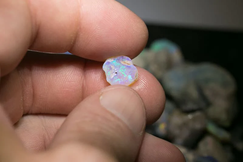 1130 ct rough. opal parcel huge potential - Image 7