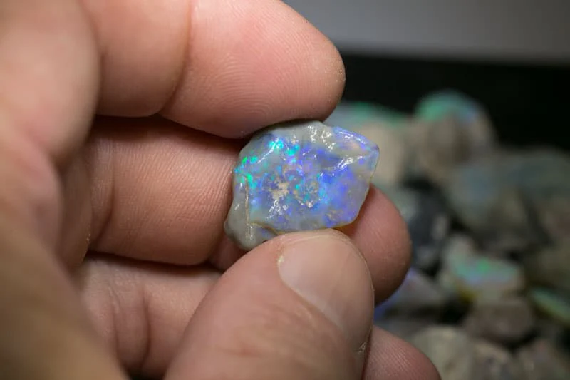 1130 ct rough. opal parcel huge potential - Image 9