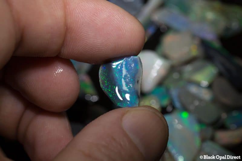 129 ct rough and rubbed opal parcel for intermediate opal cutters - Image 4