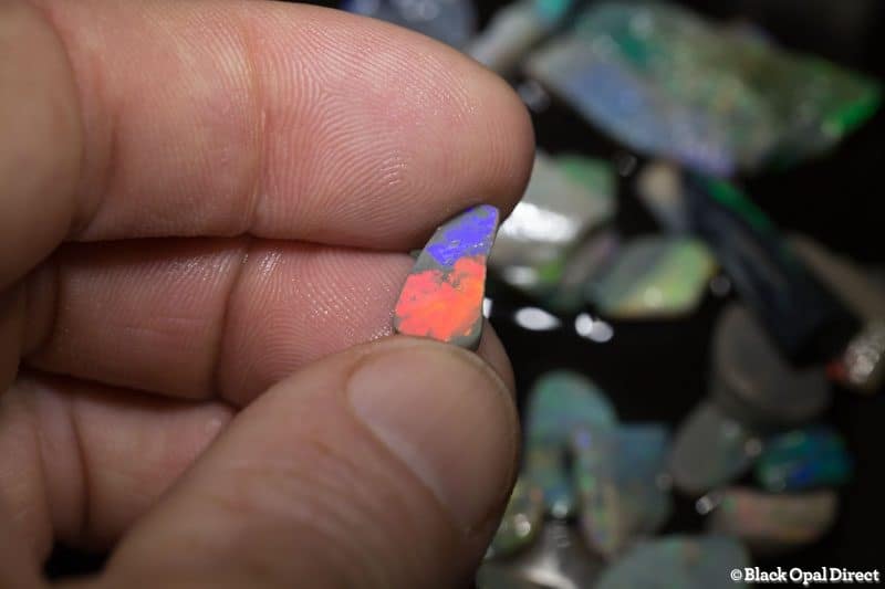 129 ct rough and rubbed opal parcel for intermediate opal cutters - Image 5