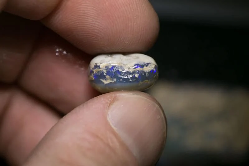 142 ct rough opal parcel for intermediate opal cutters - Image 2