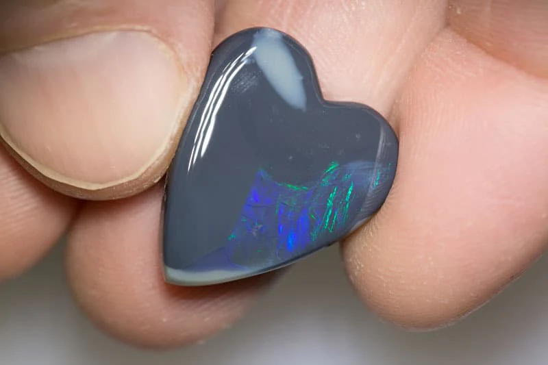 15.19 ct black opal heart 22x19x6mm - Image 2