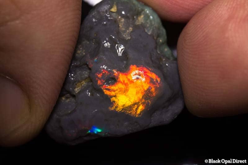17.81 ct rough opal piece 25mm across - Image 2