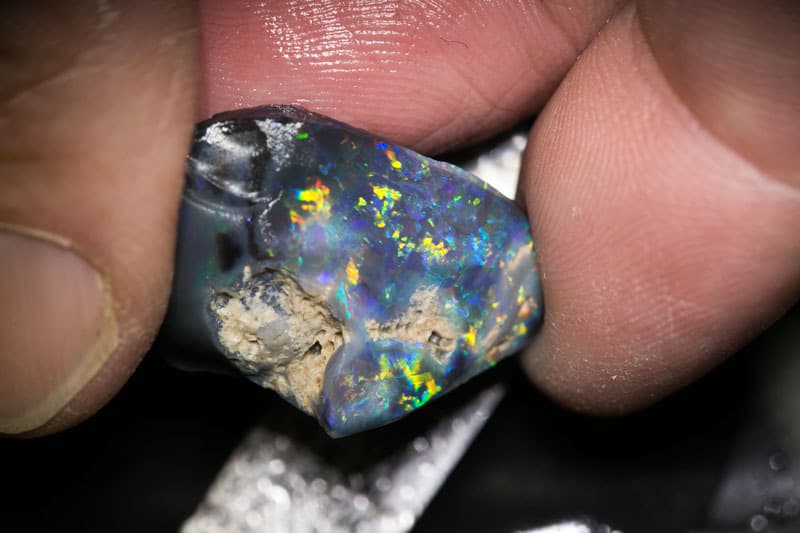 19.97 ct rough opal piece 26mm across - Image 2