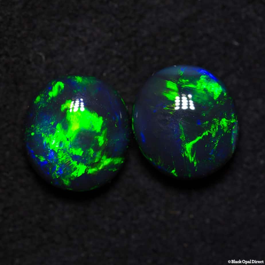 2.00ct gem green on black opal pair 7x6x3mm - Image 2