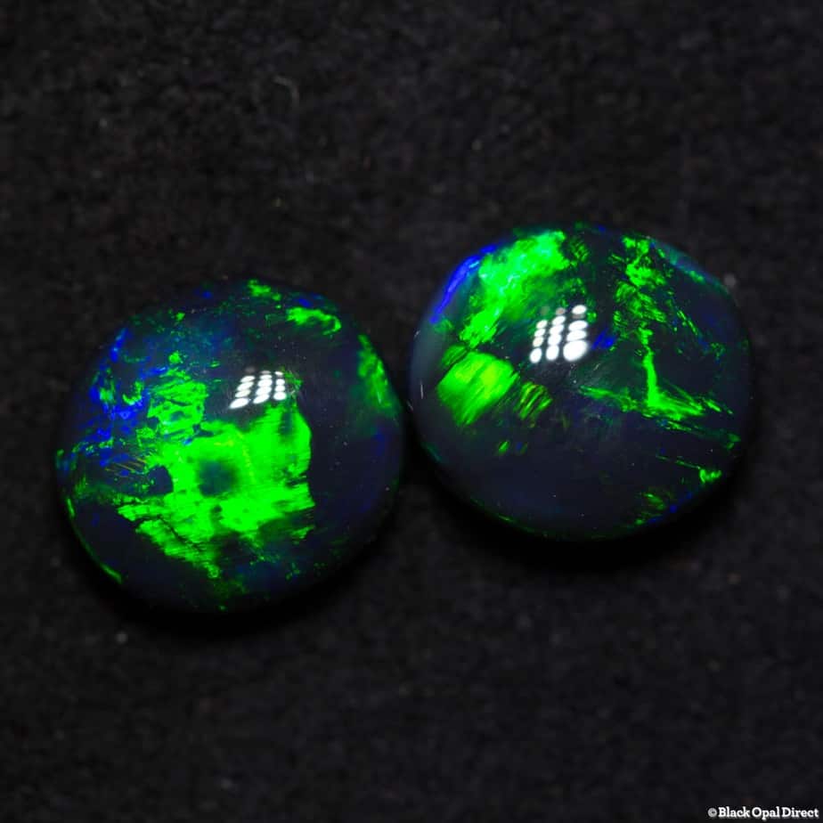 2.00ct gem green on black opal pair 7x6x3mm - Image 3