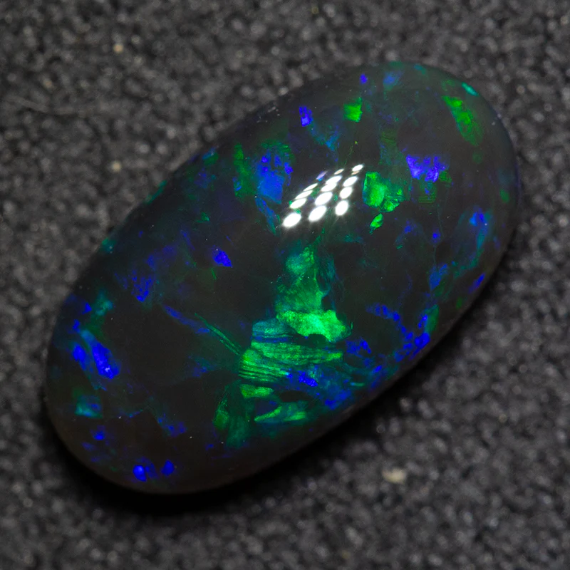 2.02 ct black opal 11.2x6.3x4.5mm - Image 2