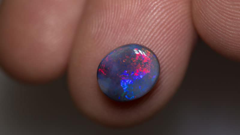 2.02 ct black opal 9.5x8x3.5mm - Image 2