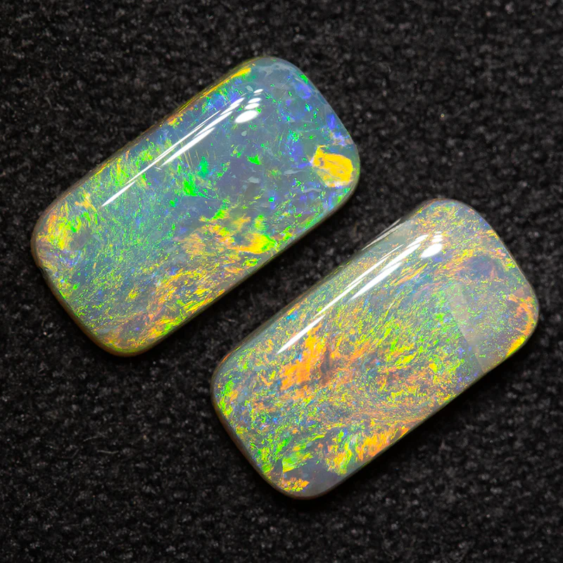 2.02 ct white opal pair 9.4x4.9x2.5mm - Image 2