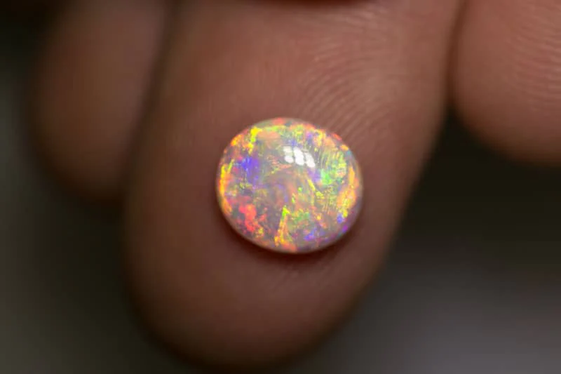 2.04 ct crystal opal 9.5x8.5x4mm - Image 2