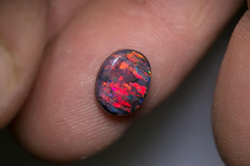 2.08 ct black opal 10x7.5x3.5mm - Image 2