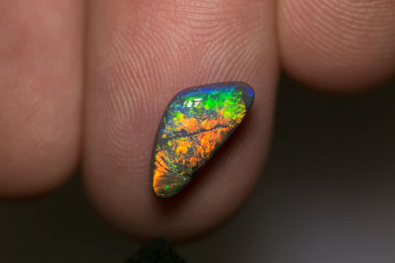 2.08 ct black opal 14x7x4mm - Image 2