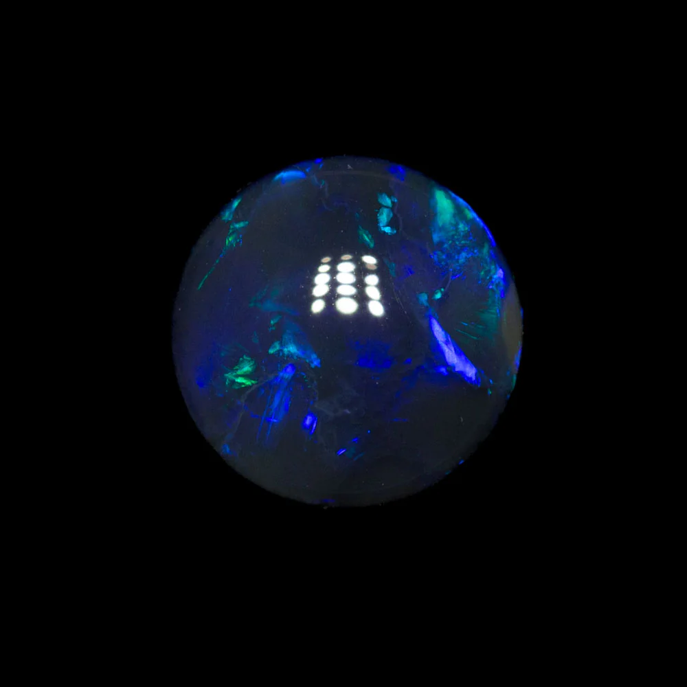 2.08 ct black opal 8.7x8.7x4.2mm - Image 2