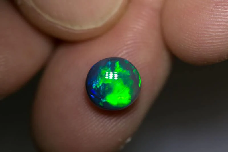 2.17 ct black opal gem 9x6.5x3.5mm - Image 2