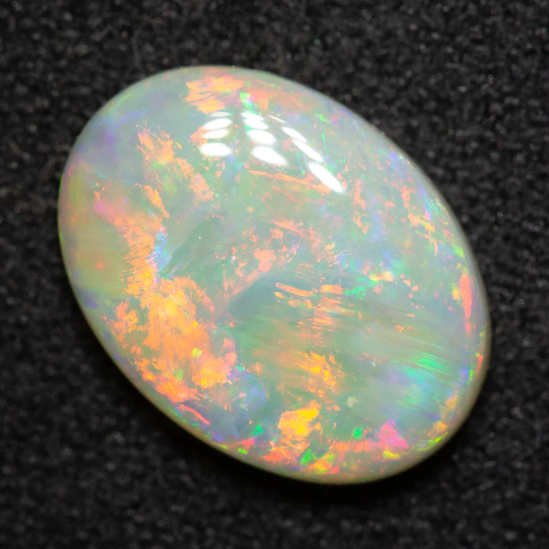 2.20 ct white opal 11.4x8.5x3.4mm - Image 2