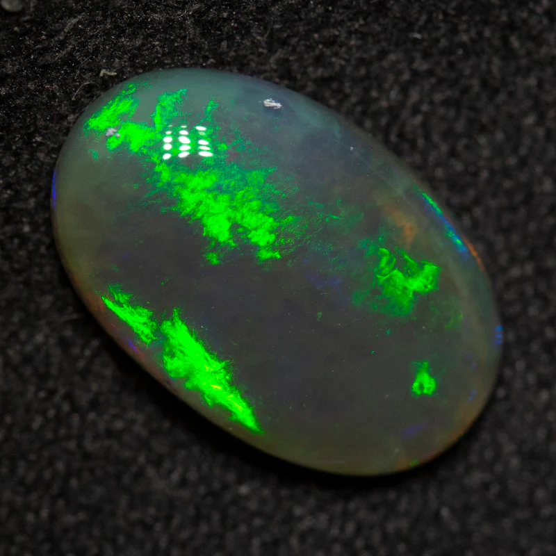 2.24 ct black crystal opal 12.7x8.1x3.2mm - Image 2