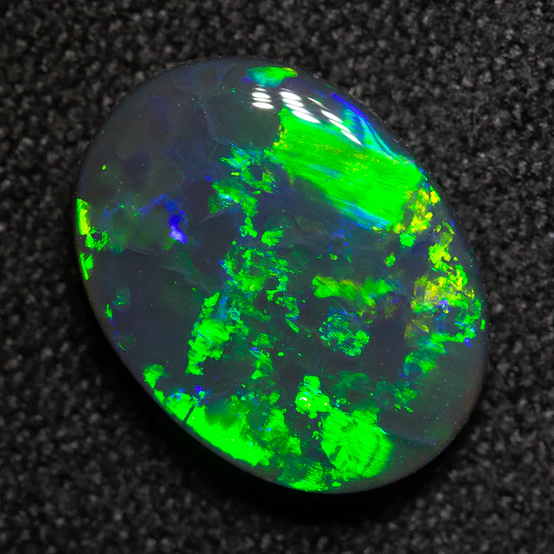 2.24 ct black opal 11.4x8.6x3.7mm - Image 2