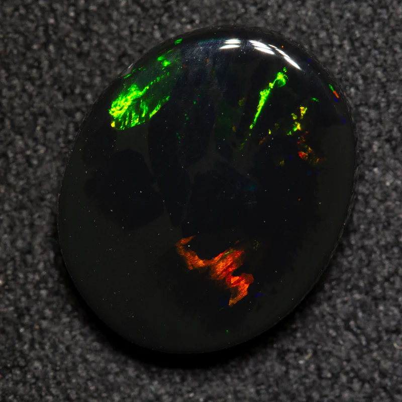 2.24 ct black opal 11x9.1x3.1mm - Image 2