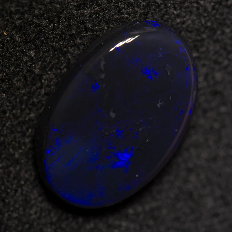 2.24 ct black opal 12.4x8.3x3.1mm - Image 2