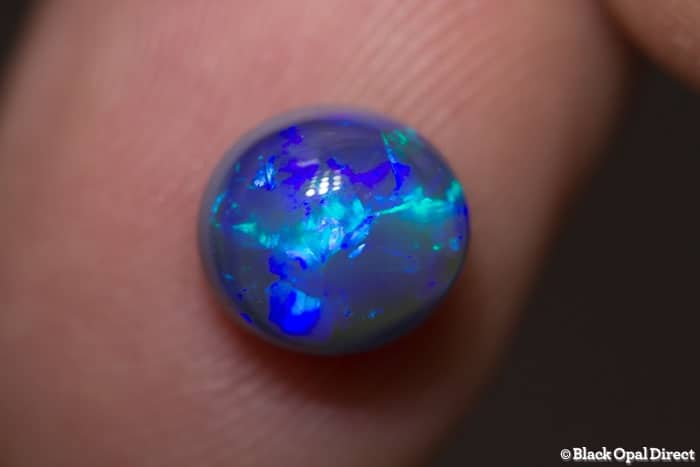 2.25 ct black opal 9.5x8x5.5mm - Image 2