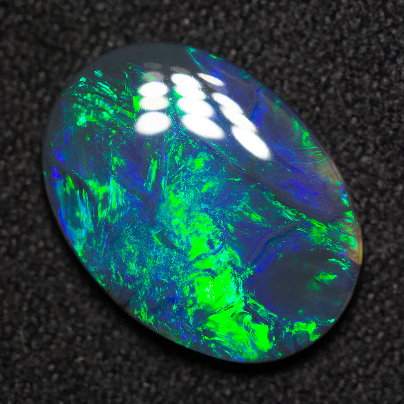 2.26 ct black opal 13.1x9.6x2.7mm - Image 2