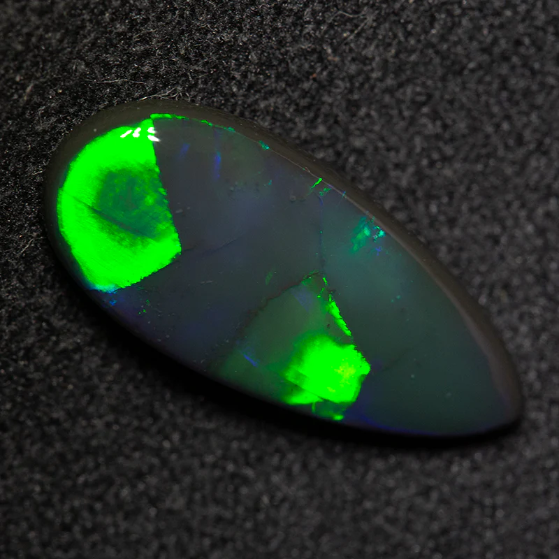 2.33 ct black opal 16.9x7.5x2.8mm - Image 4