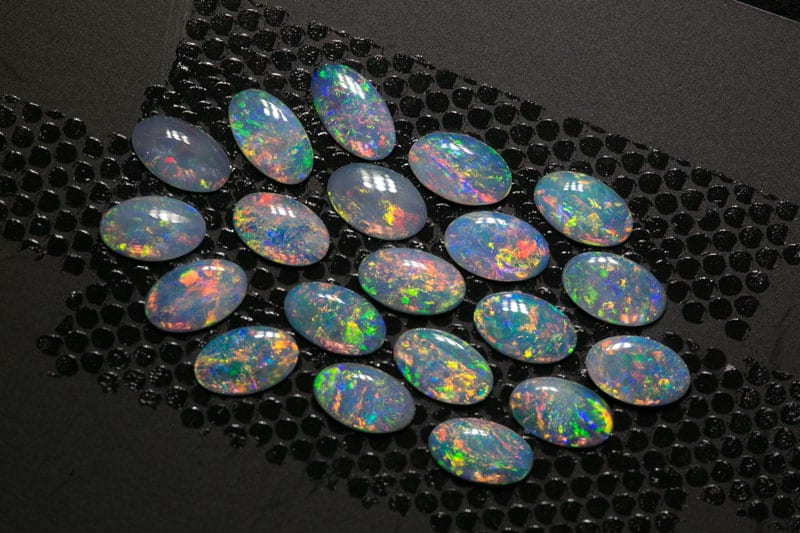2.34 ct crystal opal suite 5x3mm - Image 3