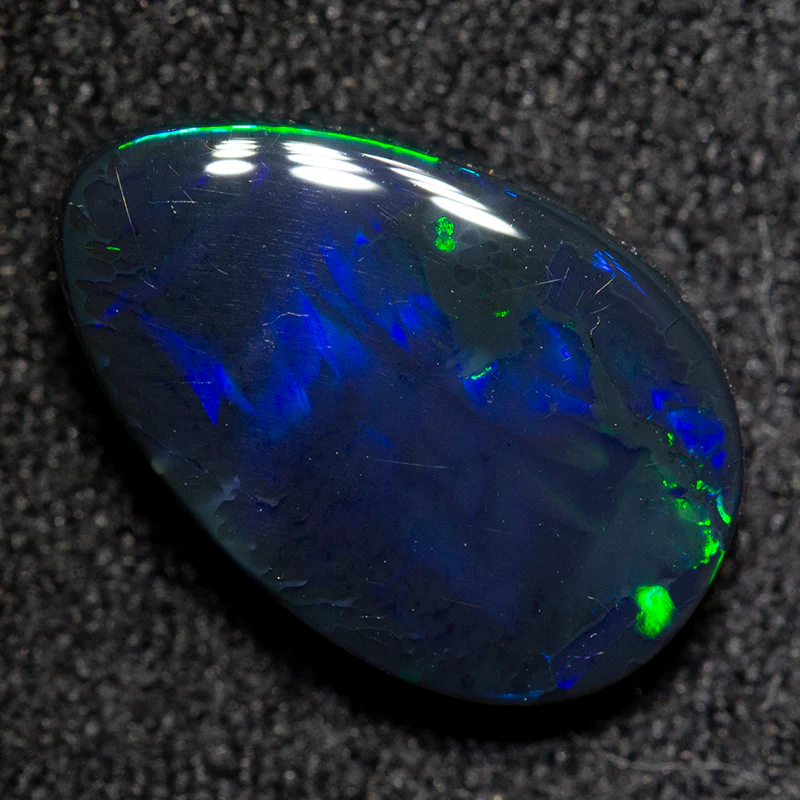 2.35 ct black opal 12x7.9x3.4mm - Image 5