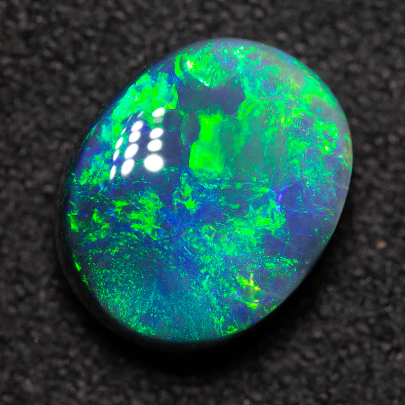 2.37 ct black opal 9.7x8x4.7mm - Image 3
