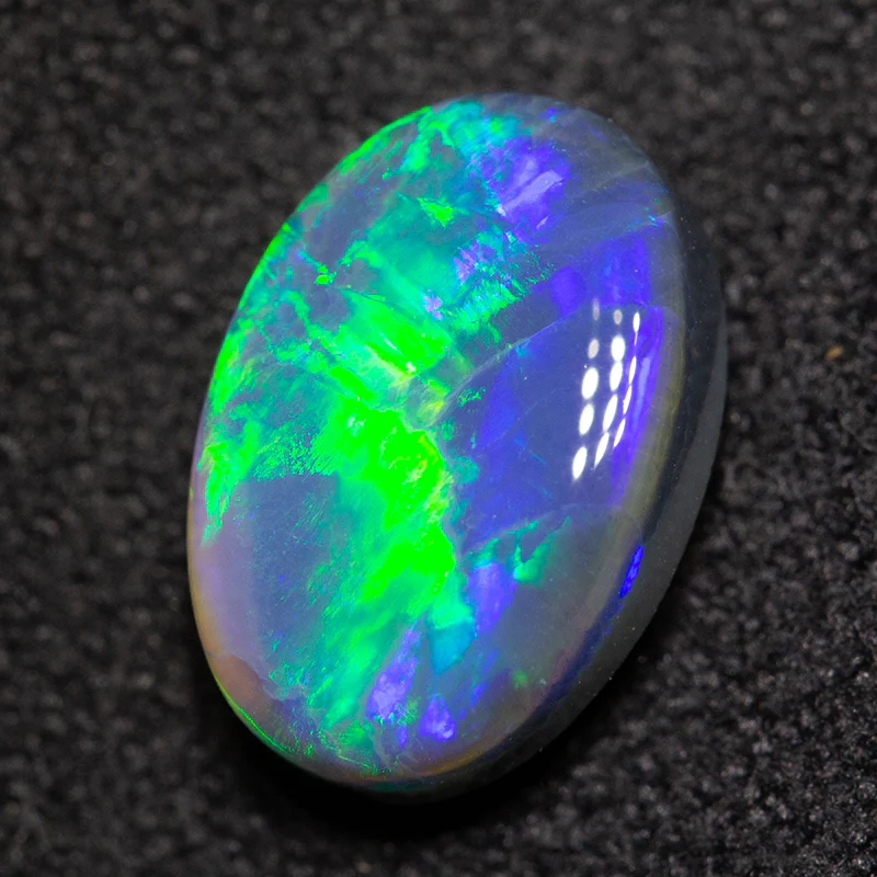 2.38 ct black opal 10.5x7.4x4.5mm - Image 3